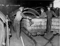 miners-at-glencraig-colliery-tipper-house-before-recons